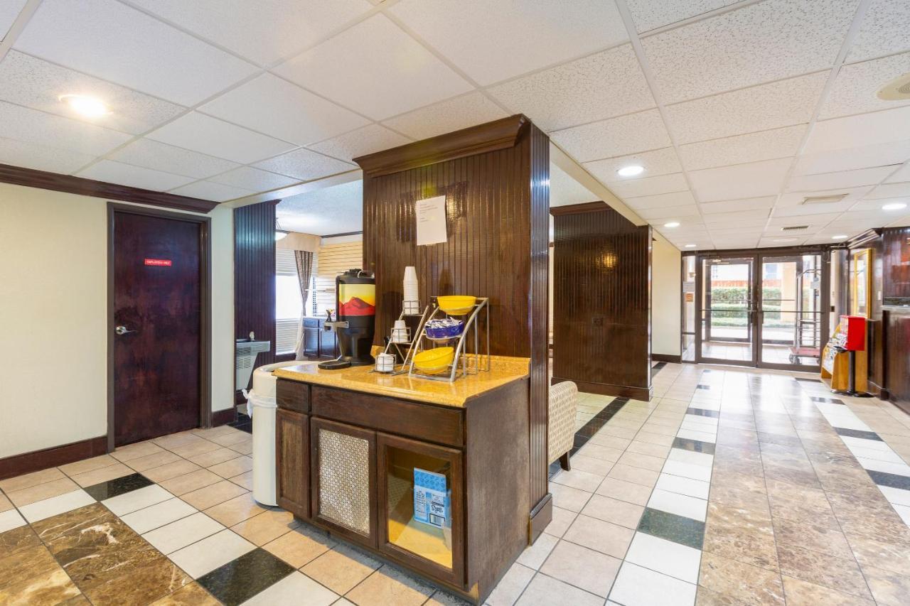 Oyo Hotel Baton Rouge Mid City Esterno foto