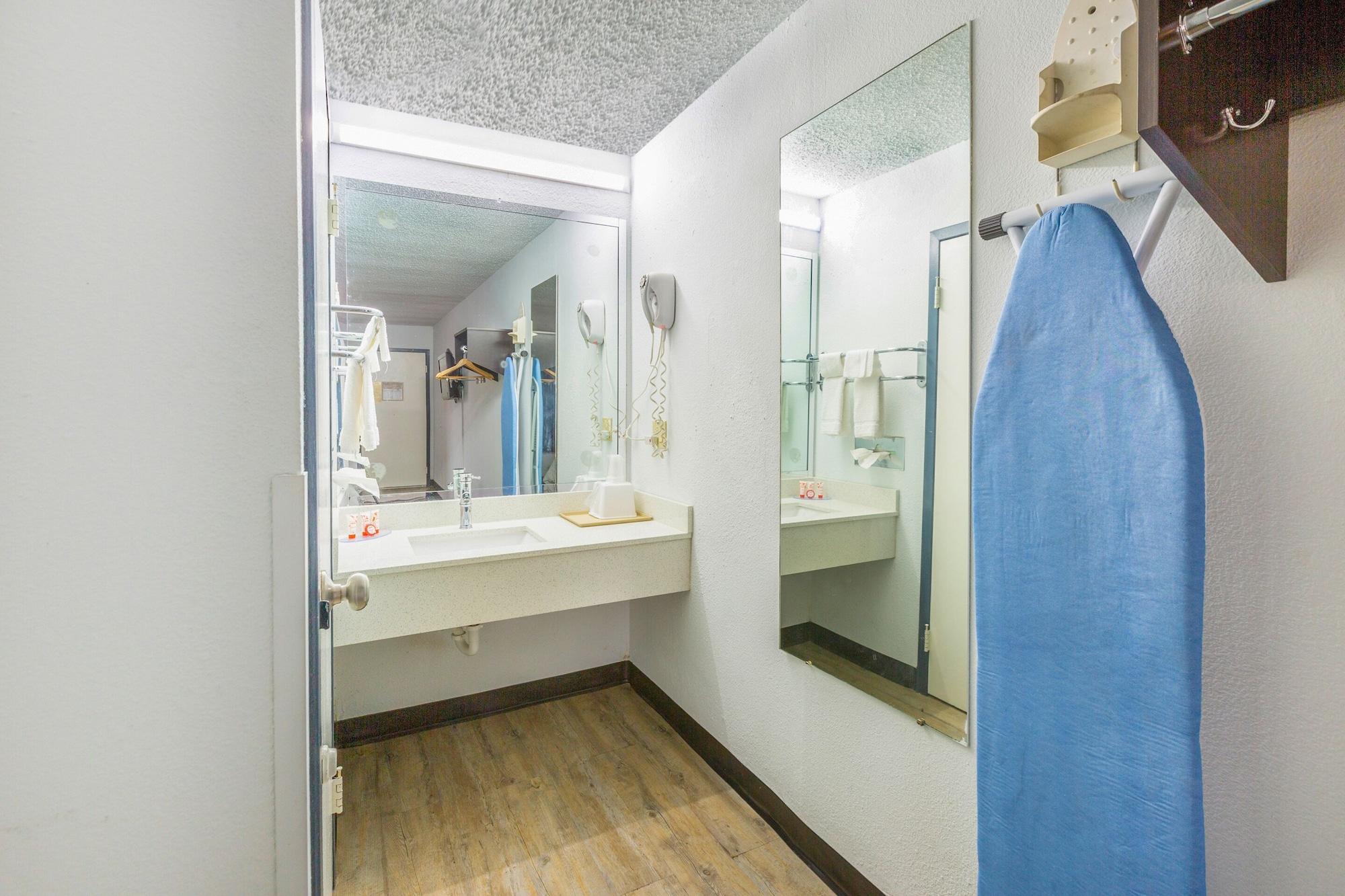 Oyo Hotel Baton Rouge Mid City Esterno foto