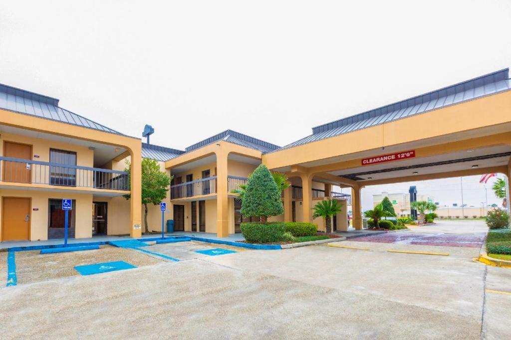 Oyo Hotel Baton Rouge Mid City Esterno foto
