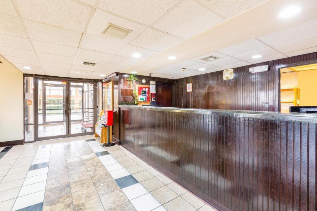 Oyo Hotel Baton Rouge Mid City Esterno foto