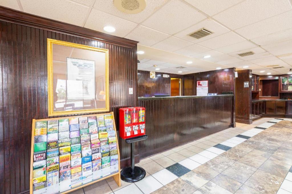 Oyo Hotel Baton Rouge Mid City Esterno foto