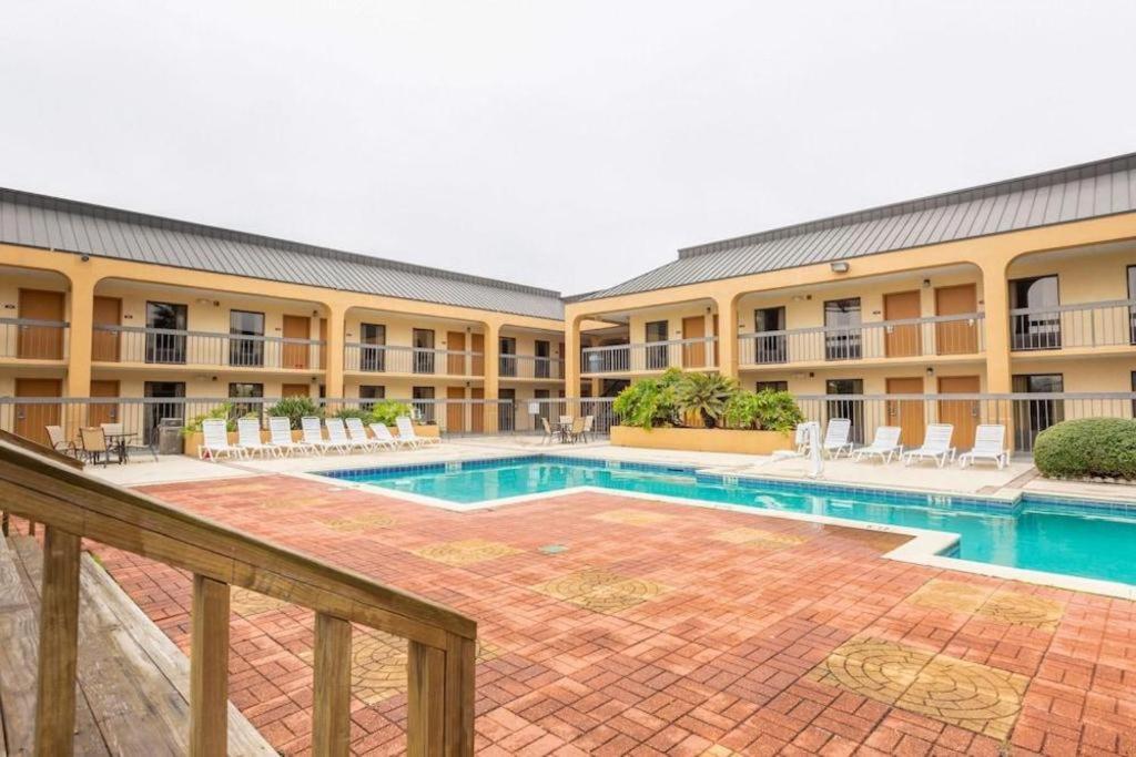 Oyo Hotel Baton Rouge Mid City Esterno foto