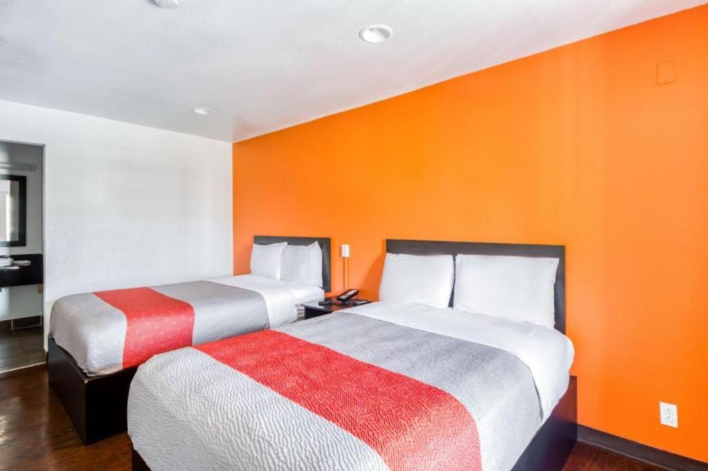 Oyo Hotel Baton Rouge Mid City Esterno foto