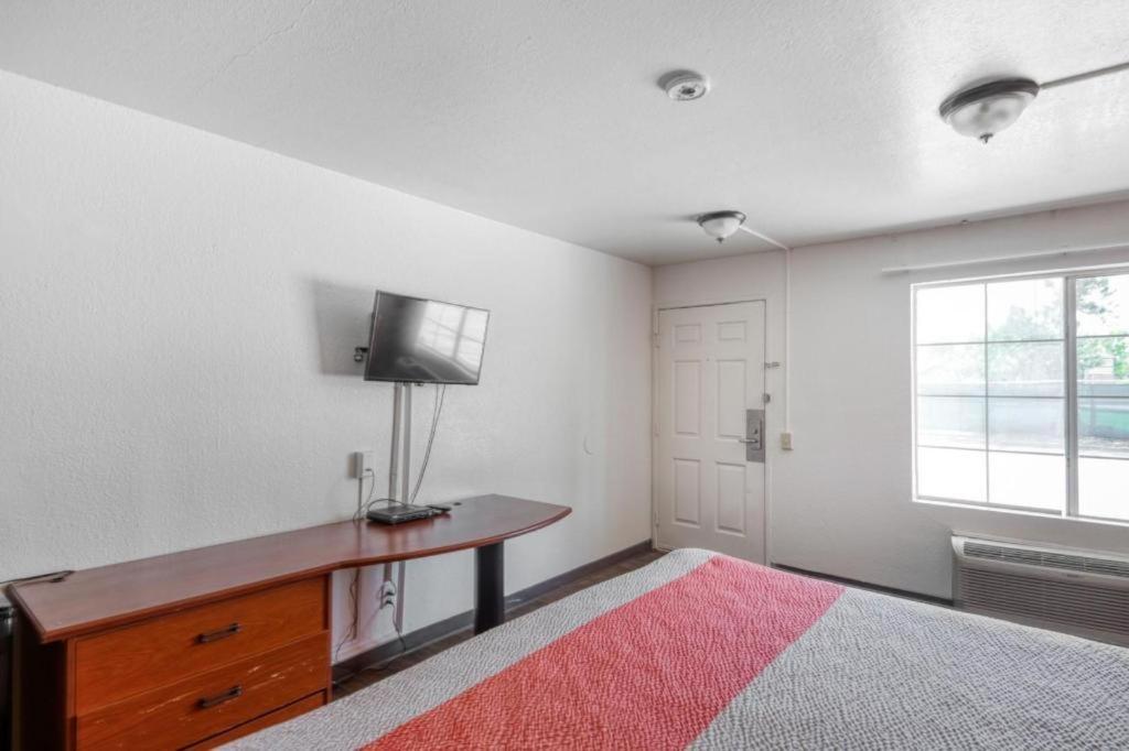 Oyo Hotel Baton Rouge Mid City Esterno foto