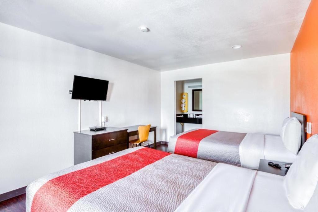 Oyo Hotel Baton Rouge Mid City Esterno foto