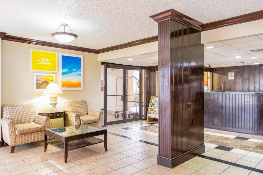 Oyo Hotel Baton Rouge Mid City Esterno foto